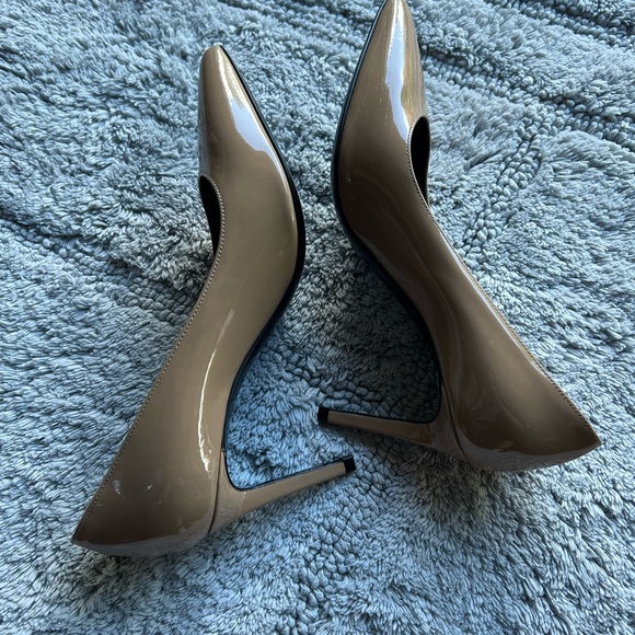 Heels - Picture 3 of 6